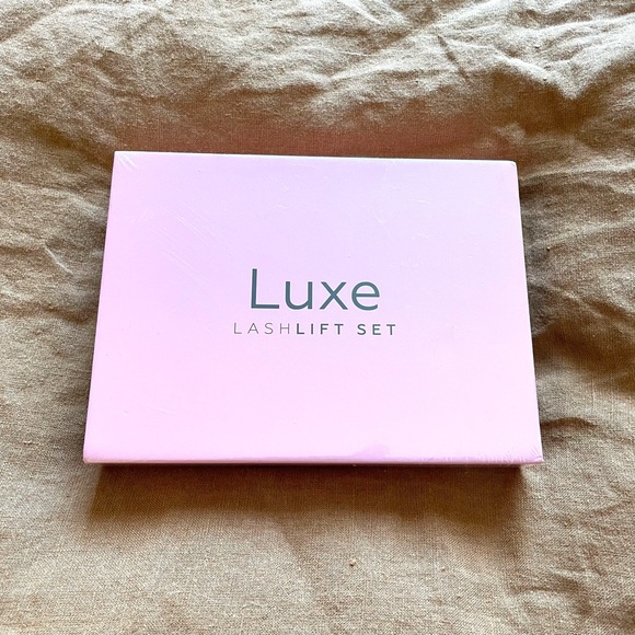 NWT Luxe Cosmetics Luxe Lash Lift Set - Picture 1 of 3